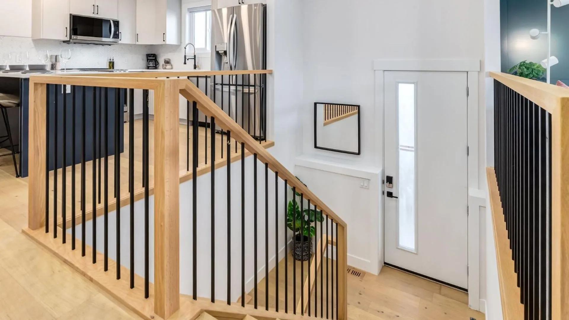 Holiday home Long Stays, Pets Welcome, Free Parking & King Bed Calgary