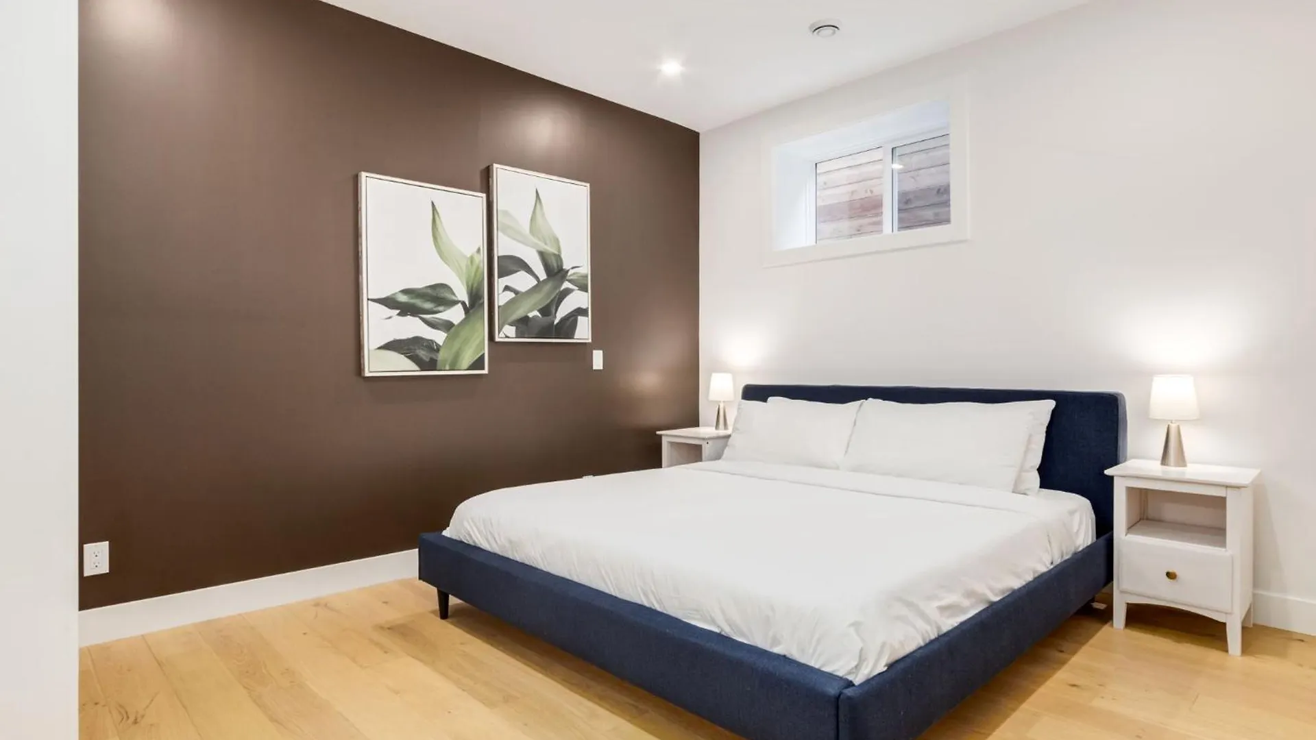 Holiday home Long Stays, Pets Welcome, Free Parking & King Bed Calgary